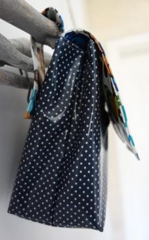 Lenkertasche mit Klappe dunkelblau, Affen. Wunschname möglich