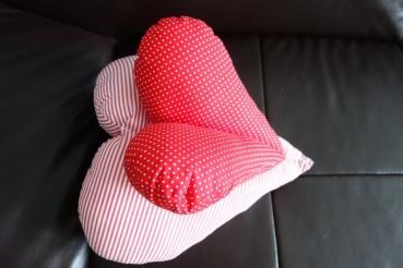 Nackenkissen Leseherz Herzkissen rot, Wunschname wählbar