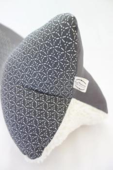 Preview: Nackenkissen Leseknochen Lesekissen dunkelgrau anthrazit mit Teddyplüsch