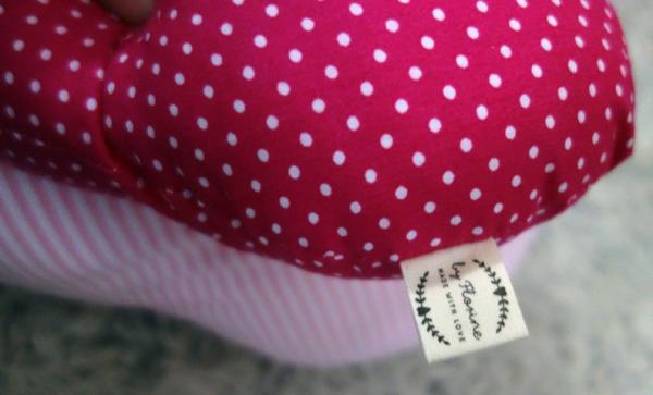 Nackenkissen Leseherz Herzkissen pink rosa, Wunschname wählbar